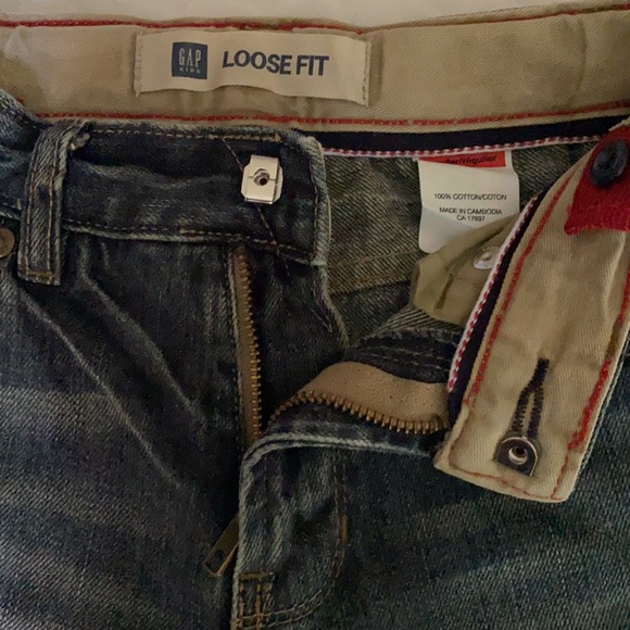 Gap Kid’s distressed jeans, Loose Fit - Picture 7 of 8